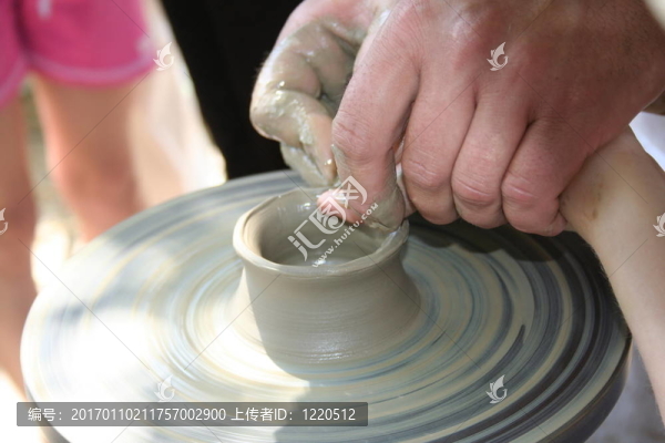 父母的遺產(chǎn)。父親教孩子