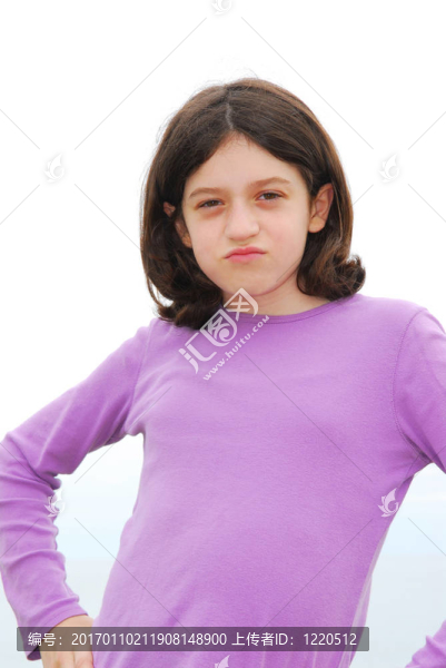 生氣的女孩