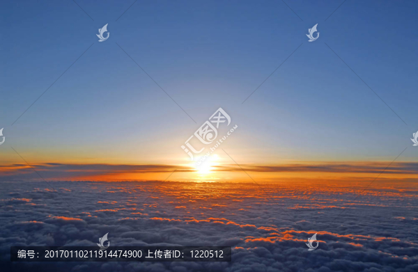 云層之上