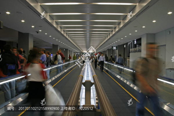 在機(jī)場