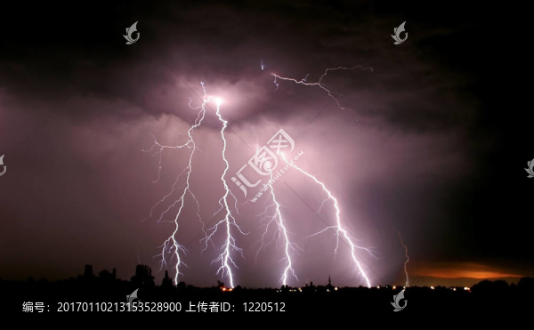 閃電風(fēng)暴