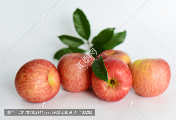 一堆紅蘋果