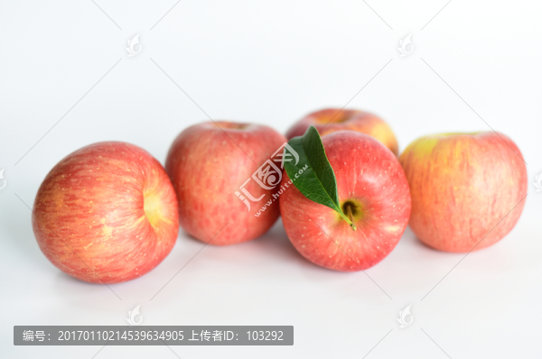 一堆紅蘋果