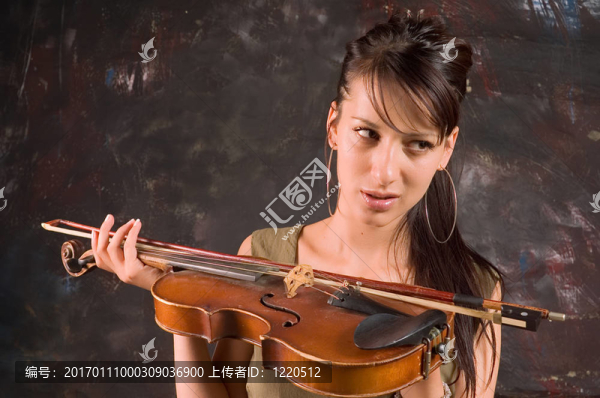 女孩用小提琴