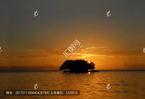 熱帶海洋日出與島嶼