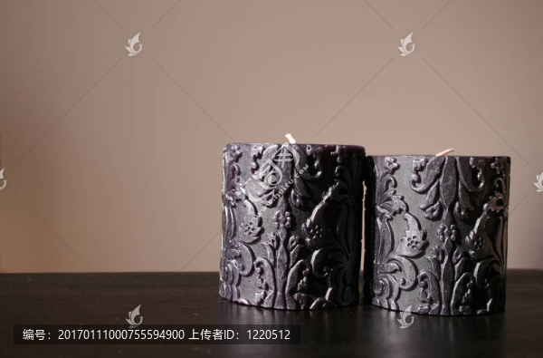 兩支蠟燭