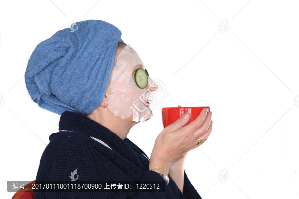 早晨化妝；面膜