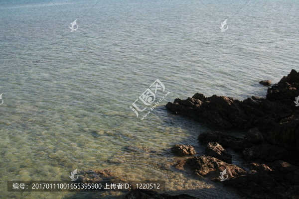 大海和巖石