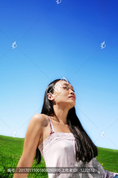 美女戶外寫(xiě)真