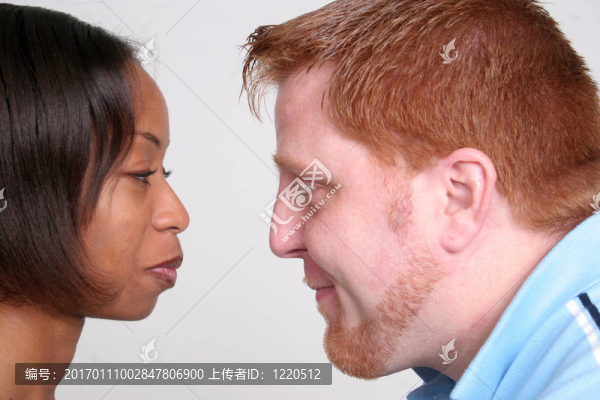 種族混合的夫婦