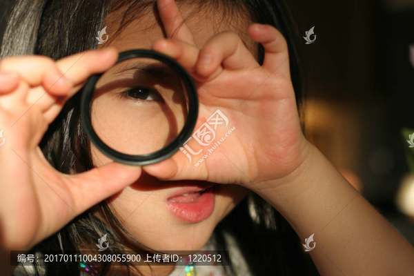 孩子們玩