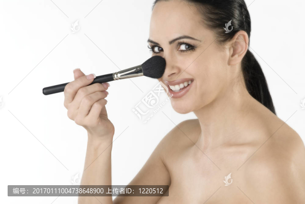 做她化妝的女人