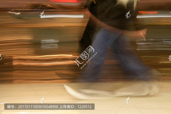 行走的人