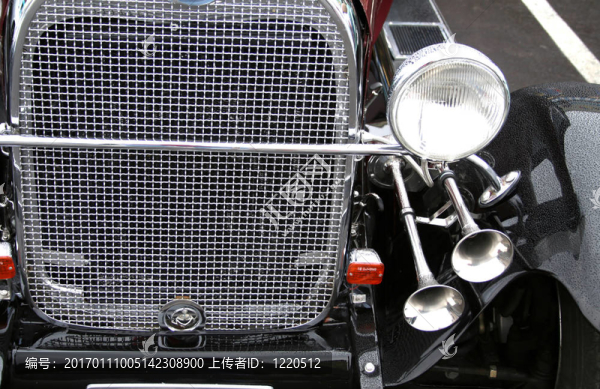 黑色經(jīng)典車