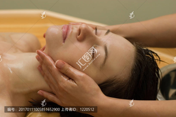阿育吠陀按摩
