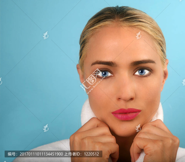 浴袍美女