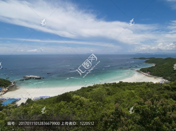 熱帶島嶼上的海灘