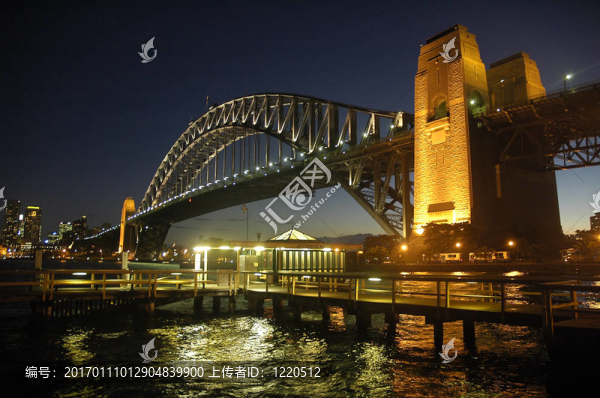 夜間海港橋