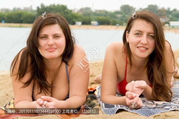 兩個(gè)女人