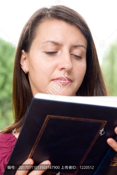 女孩讀