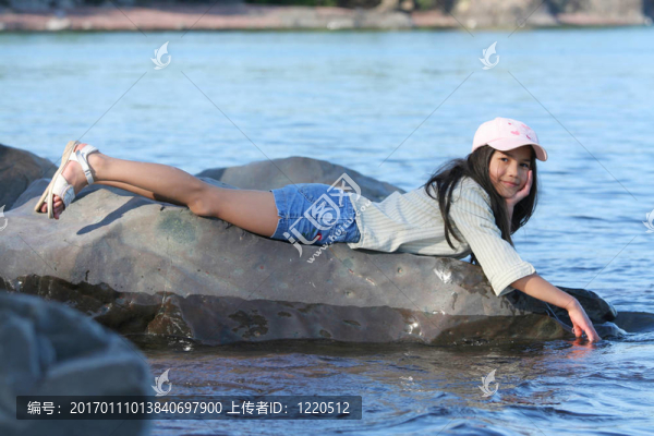 享受清涼的湖泊