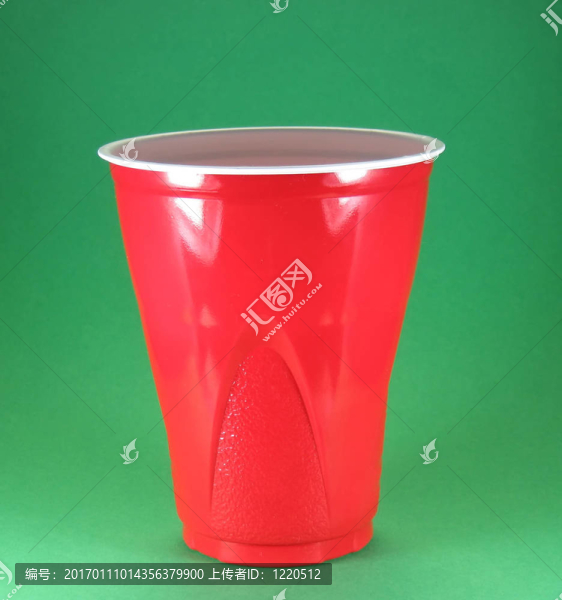 紅色的一次性杯子