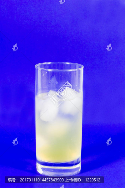 水