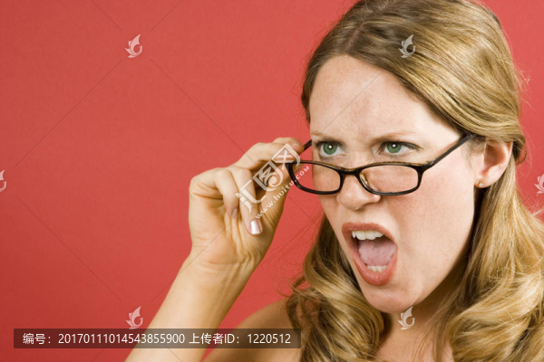 震驚的女人