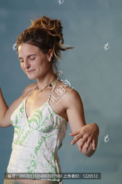 跳舞的女人
