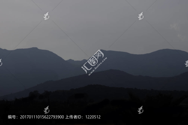 山的黃昏-匯圖網(wǎng) www.fosd68.com 山的黃昏