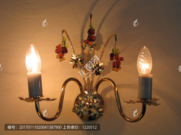 古色古香的裝飾藝術(shù)風(fēng)格的壁燈