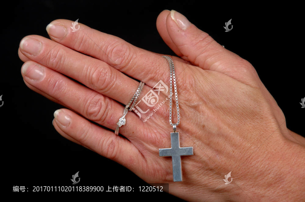 女人祈禱