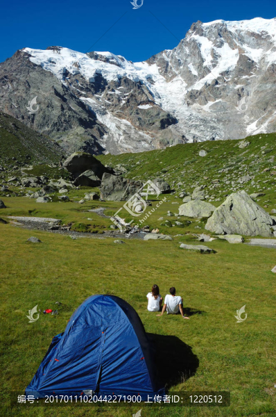 情侶帳篷山