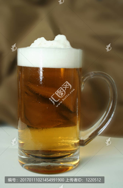 一杯新鮮啤酒