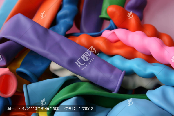 許多氣球
