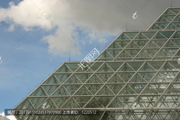 玻璃金字塔