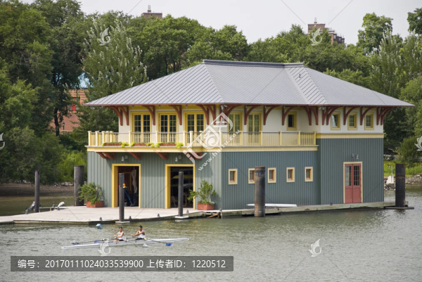 豐富多彩的船塢-匯圖網(wǎng) www.fosd68.com 豐富多彩的船塢