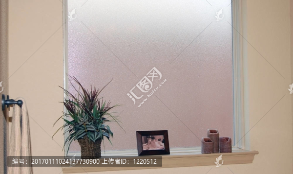 浴室的窗戶(hù)