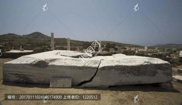 詩(shī)節(jié)的naxians提洛島基地的巨像