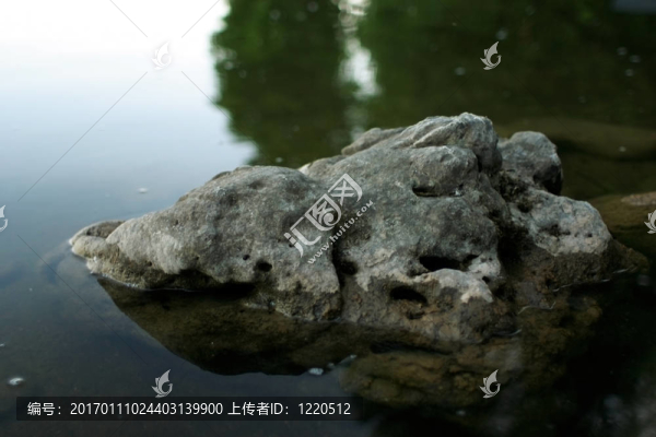 湖巖