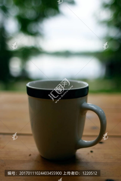 咖啡杯之外