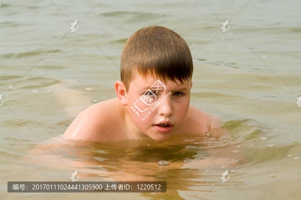小男孩