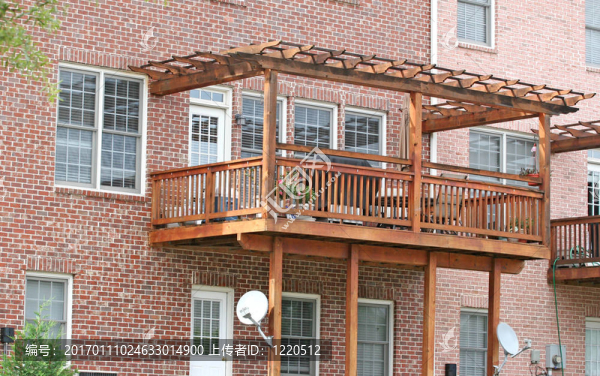 木陽(yáng)臺(tái)