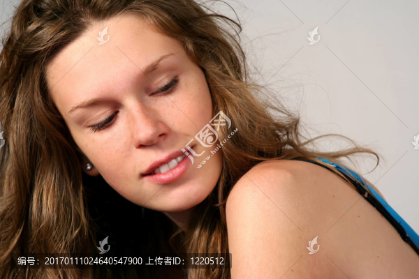 一個美麗的少女的肖像
