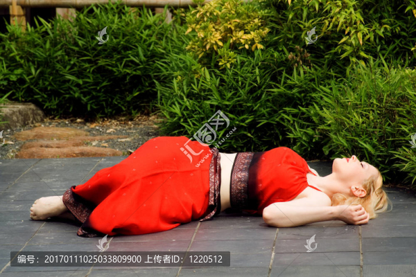亞洲女孩