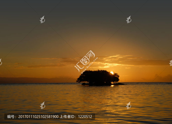 熱帶海洋日出與島嶼