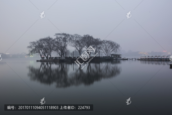 霧鎖明湖