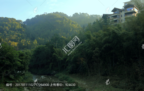 南昆山山林溪水隱居