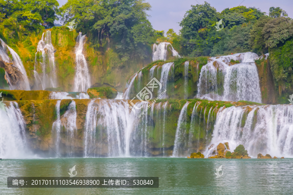 山水風(fēng)光大瀑布