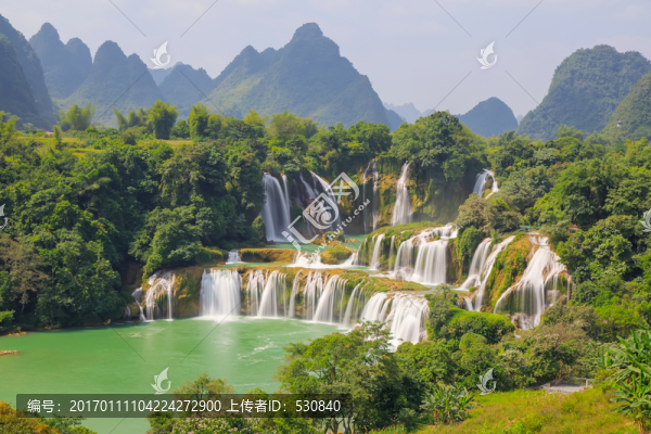 山水風(fēng)光大瀑布